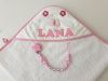 BABY ROZA VEZICA ZA DUDU, TAMNIJE ROZI RUB I SLOVA NA RUČNIKU Nelly domaća radinost